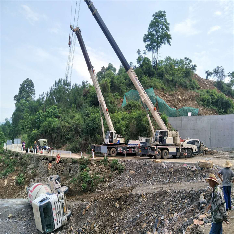 宜丰县汽车掉沟里叫吊车救援要多少钱
